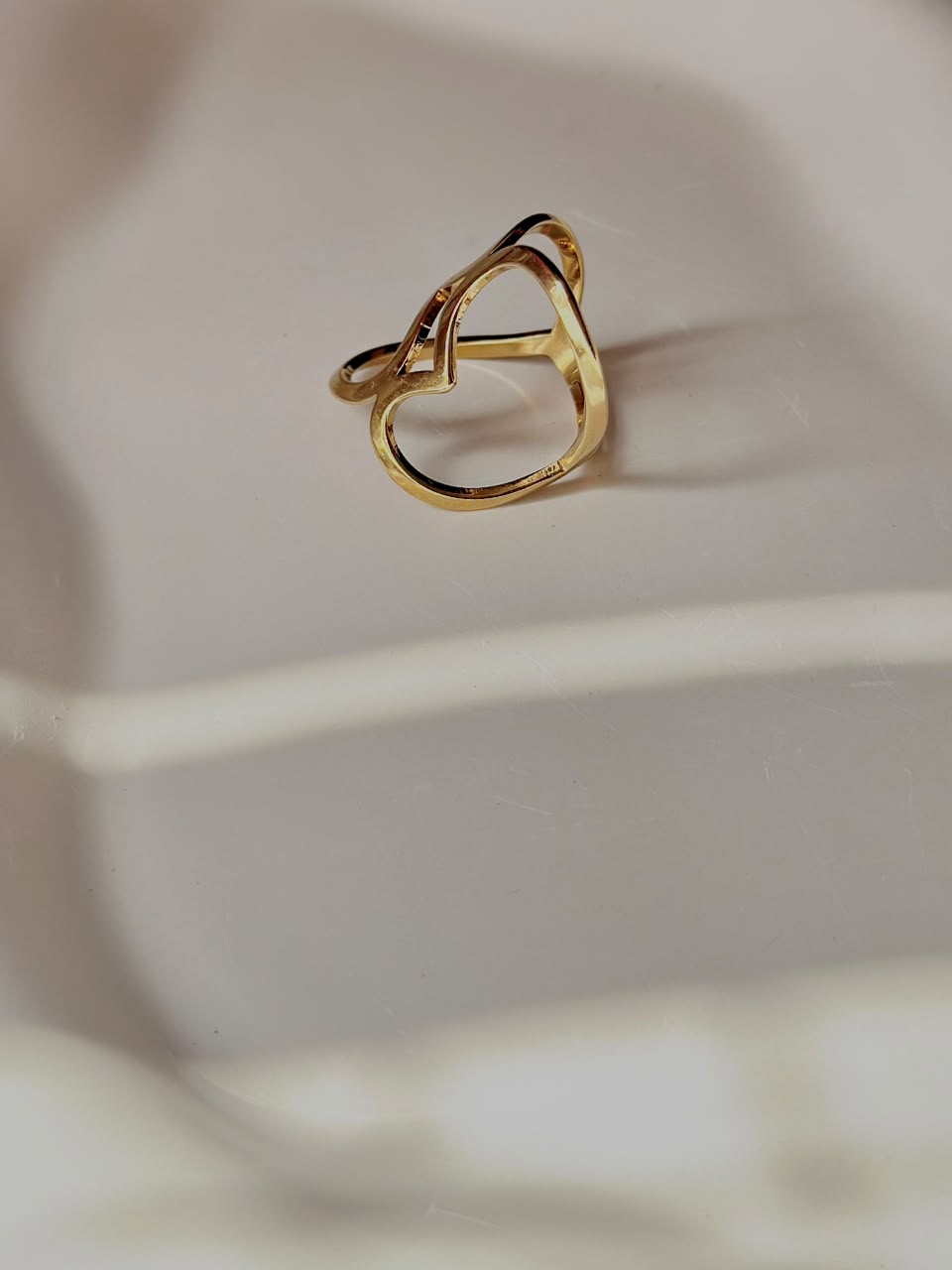 Bloslily heart-shaped adjustable jewelry ring with a funky, bold design on a white background