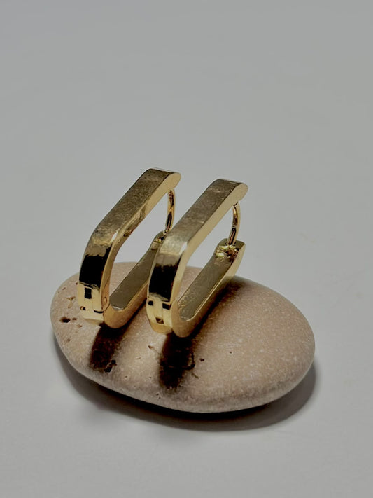 Bloslily U-shape geometric earrings with oval design, stylish jewelry accessory featuring modern geometric shape.